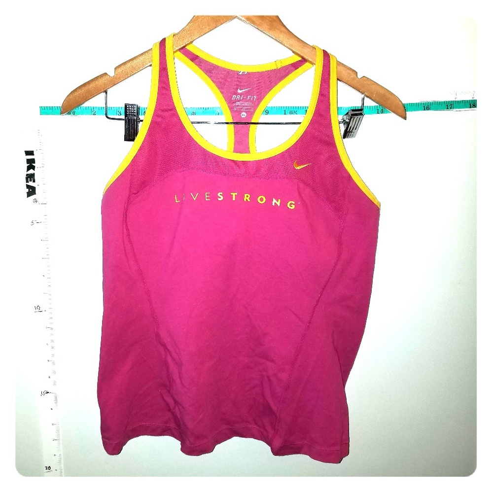 Nike Workout top w/built in bra